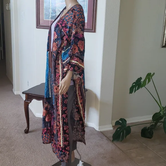 Chelsea & Violet s vivid colors bold garden scene Aztec embroidered trim d… - Picture 2 of 13